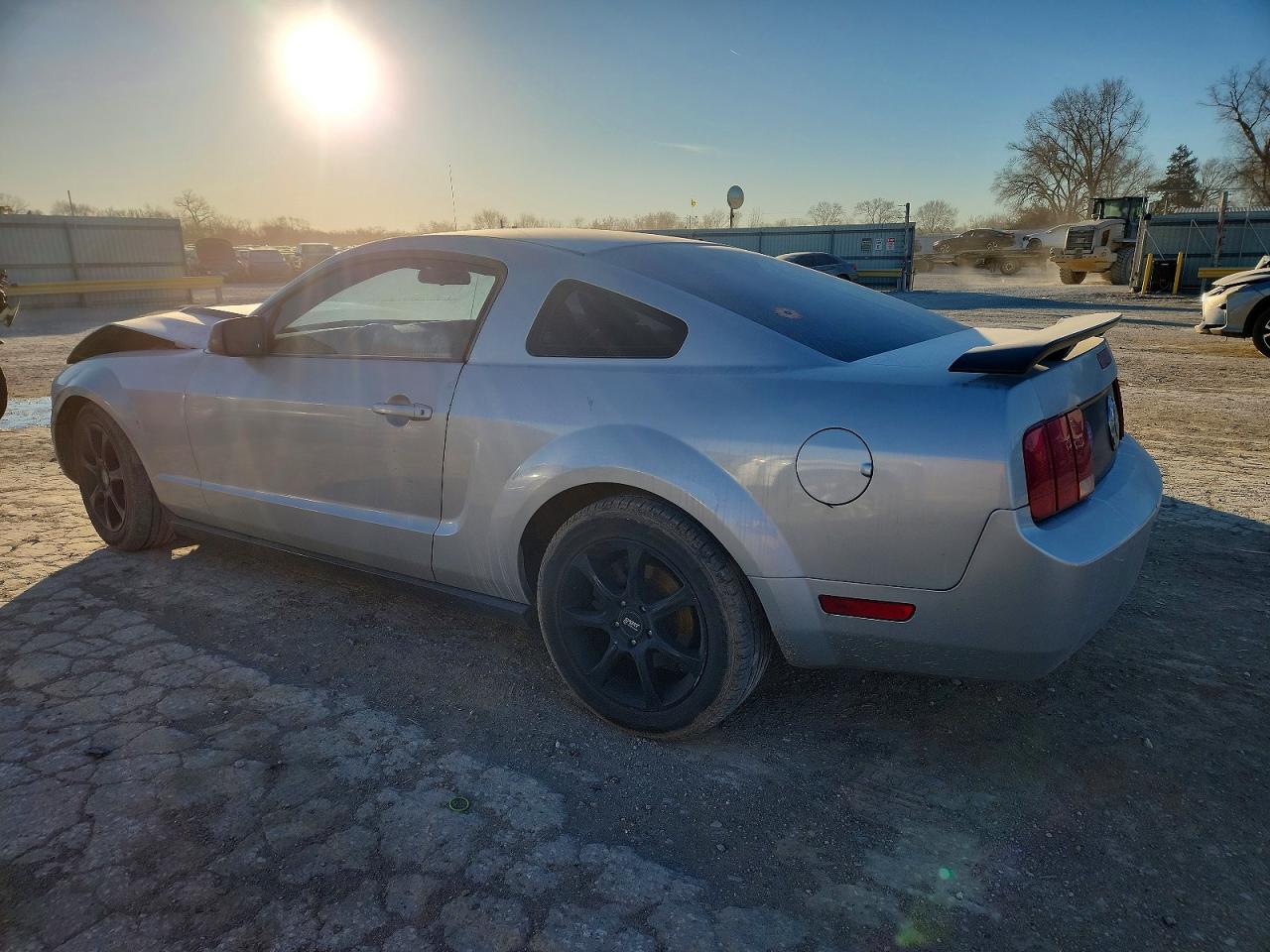 2005 FORD MUSTANG photo 2