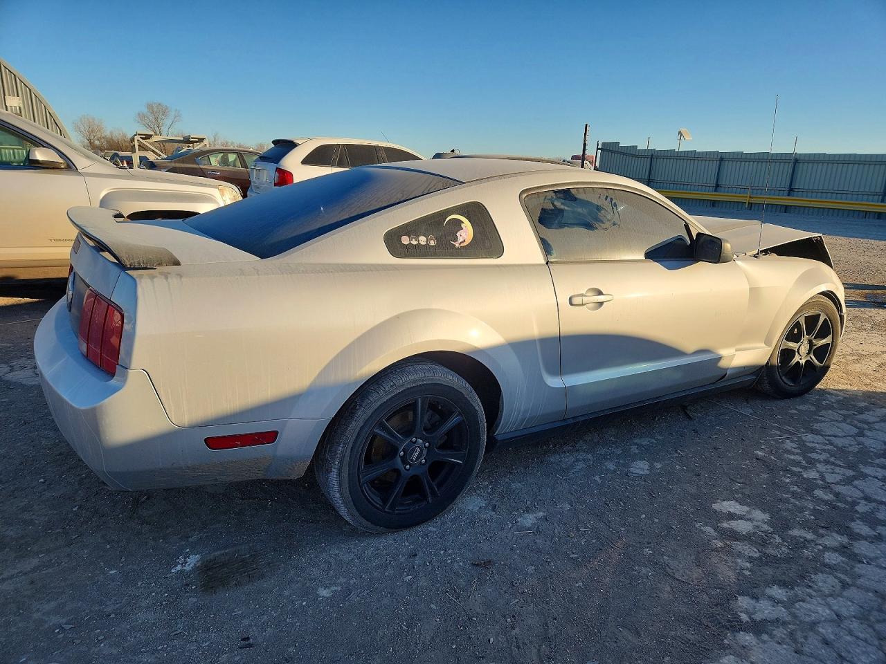 2005 FORD MUSTANG photo 3