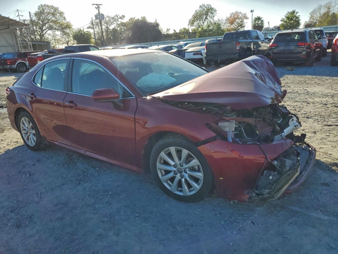 2020 TOYOTA CAMRY LE photo 4