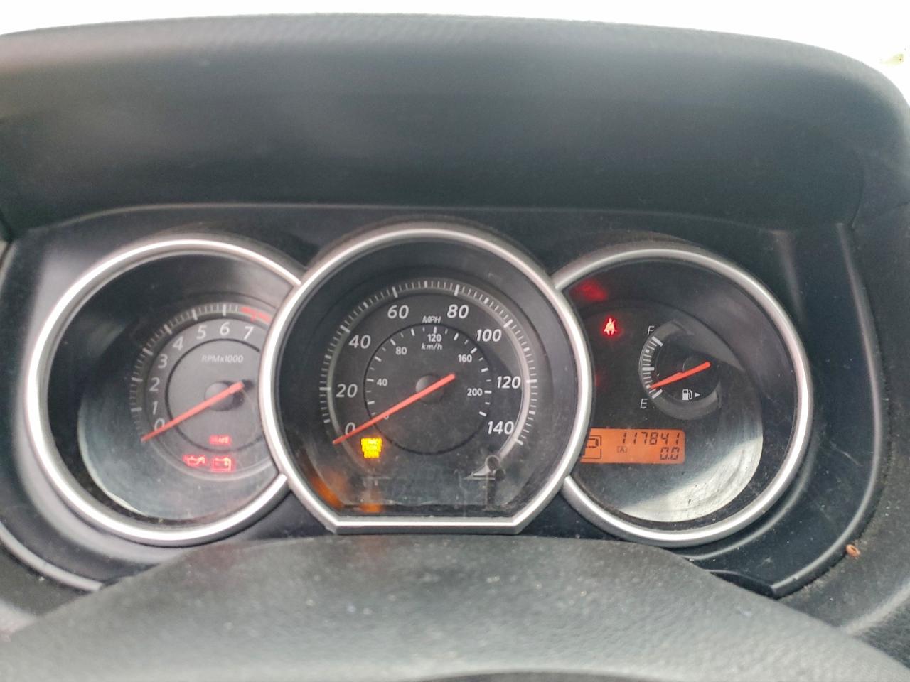 2011 NISSAN VERSA S photo 9