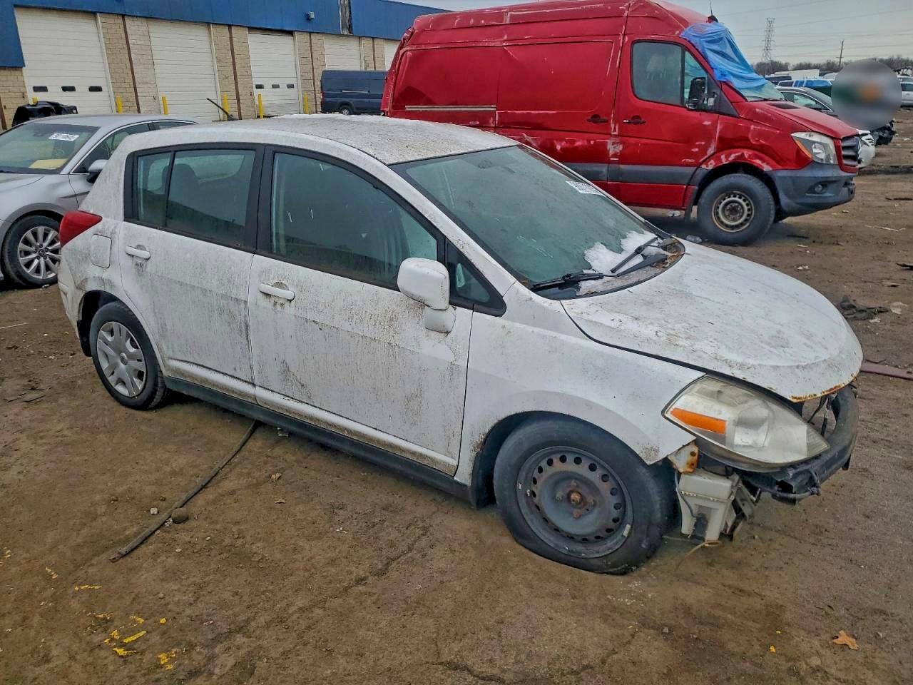 2011 NISSAN VERSA S photo 4