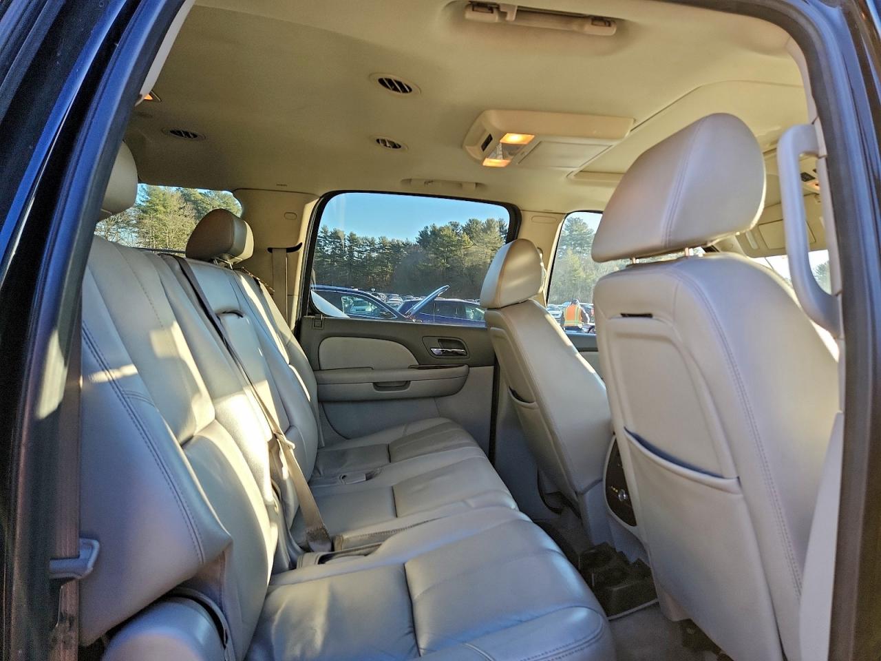 2008 CHEVROLET SUBURBAN K1500 LS photo 21