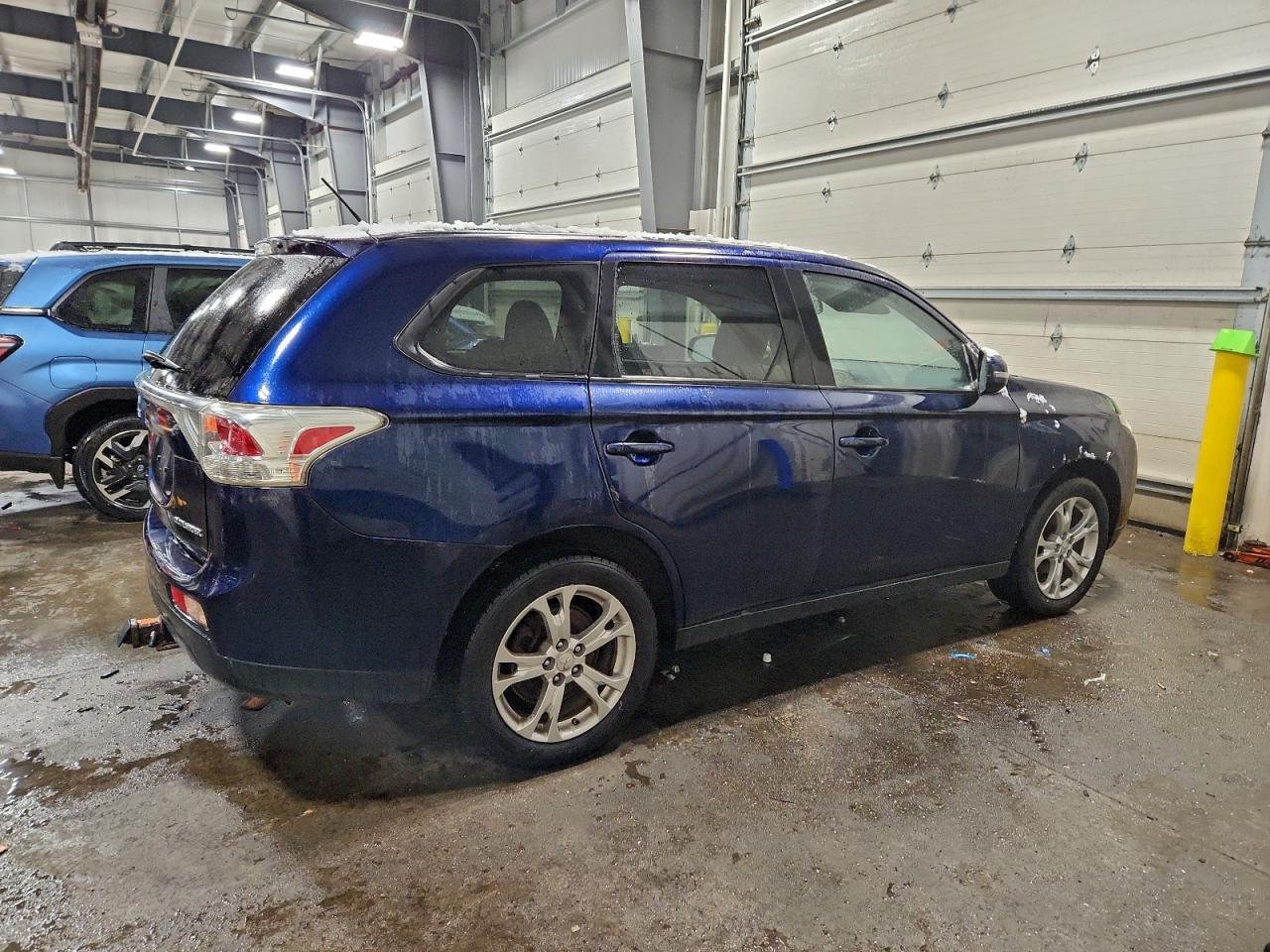 2014 MITSUBISHI OUTLANDER SE photo 5