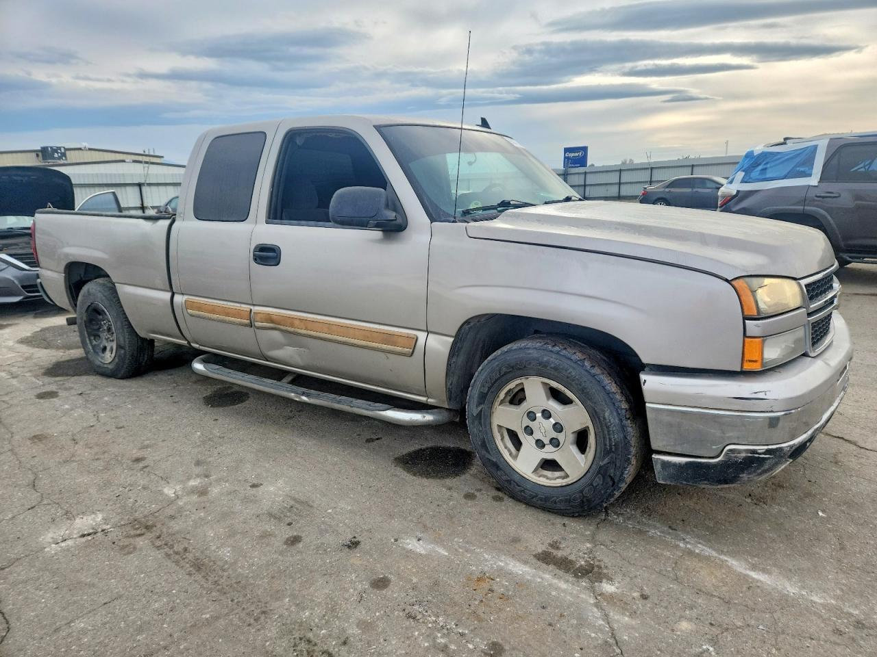 2007 CHEVROLET SILVERADO C1500 CLASSIC photo 4