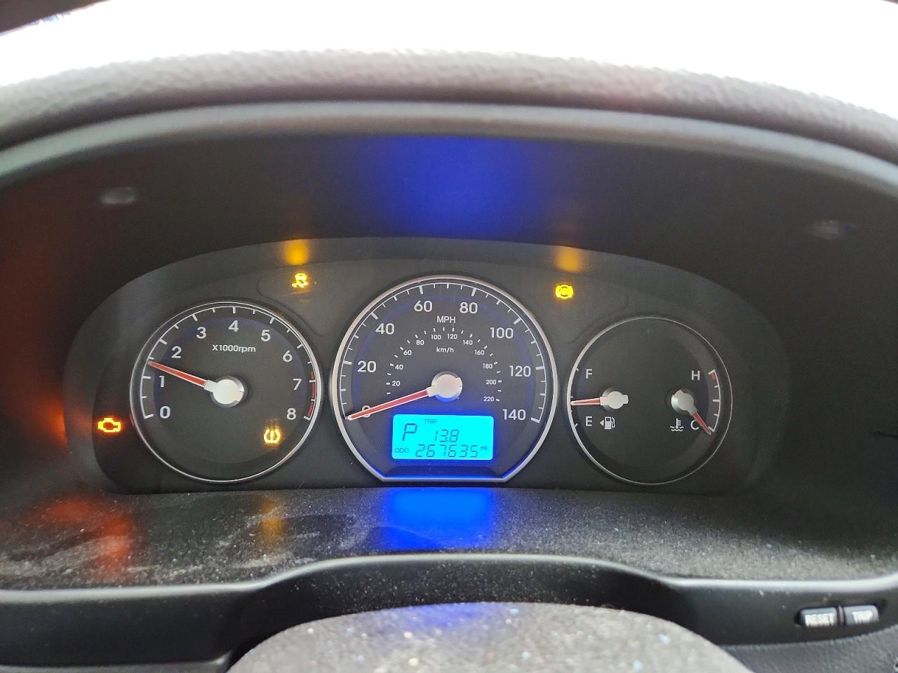2011 HYUNDAI SANTA FE GLS photo 9