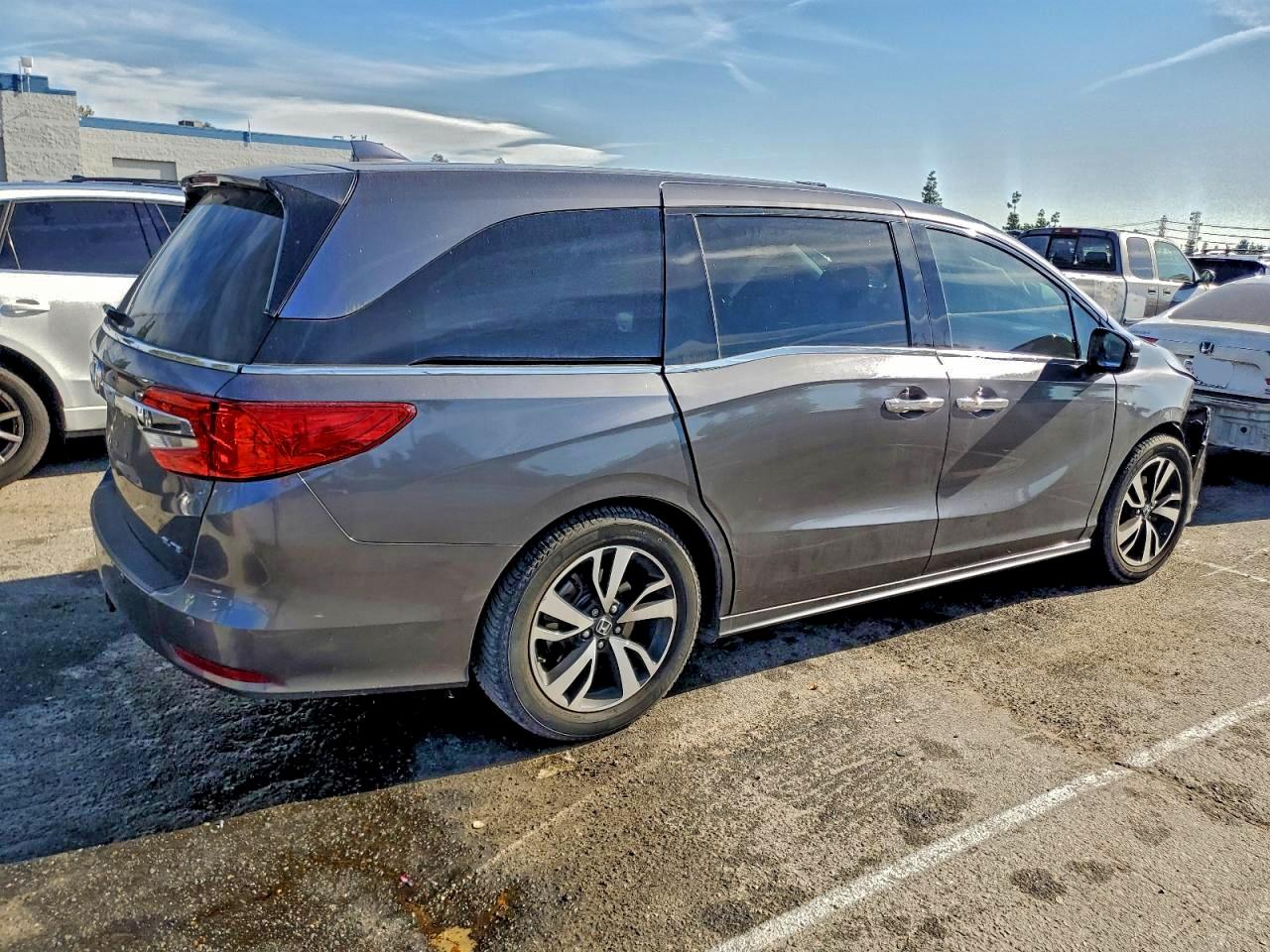 2019 HONDA ODYSSEY ELITE photo 3