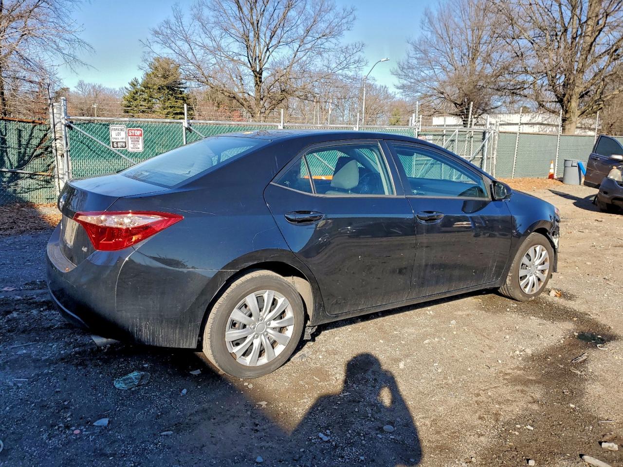 2017 TOYOTA COROLLA L photo 3