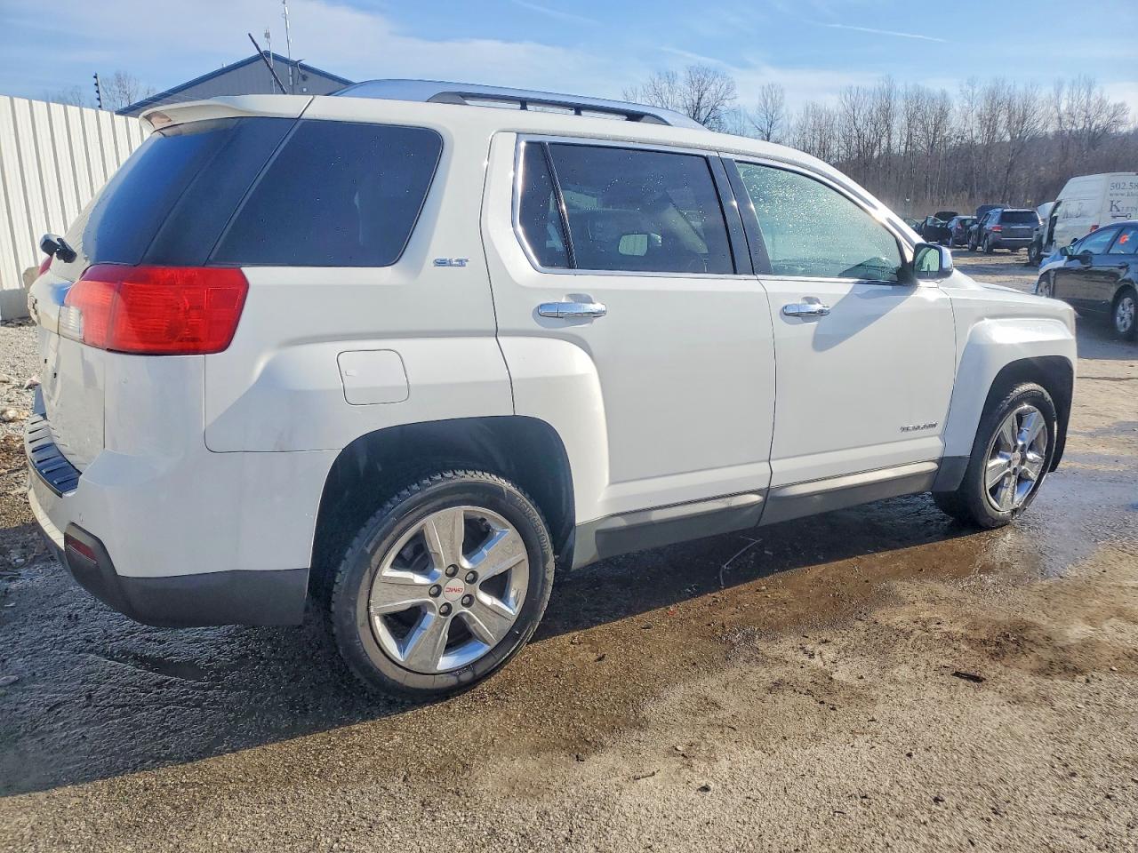 2015 GMC TERRAIN SLT photo 3