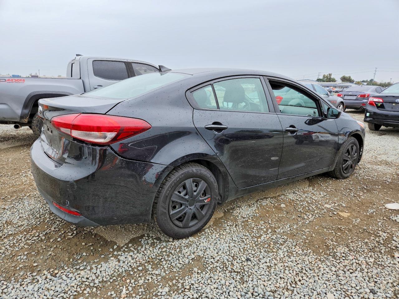 2017 KIA FORTE LX photo 3