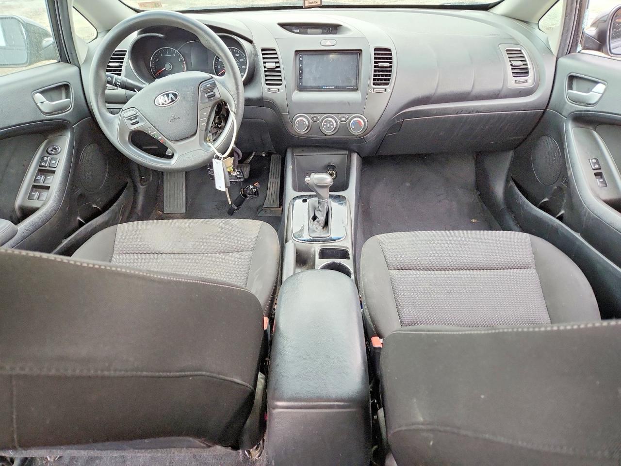 2017 KIA FORTE LX photo 8