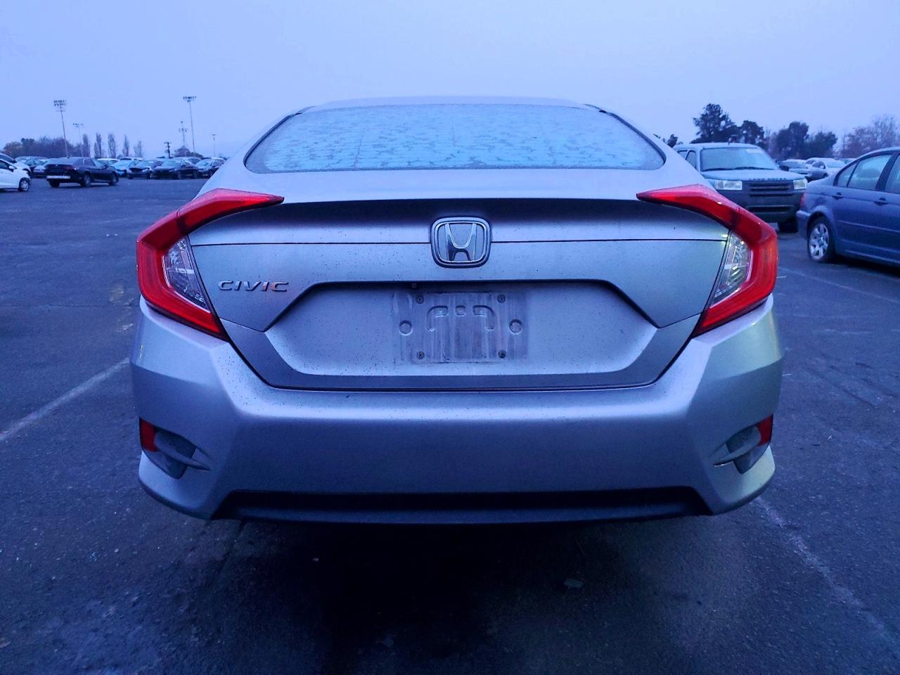 2017 HONDA CIVIC LX photo 6