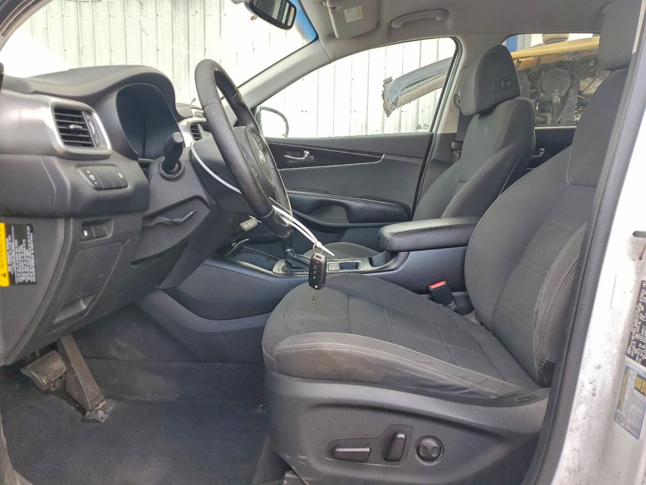 2017 KIA SORENTO LX photo 7