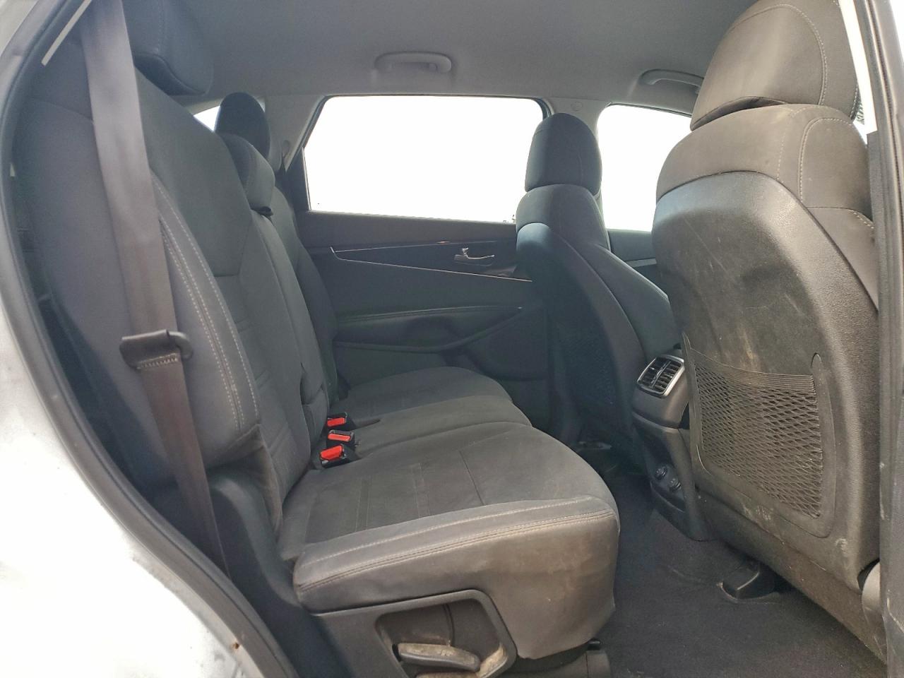 2017 KIA SORENTO LX photo 11
