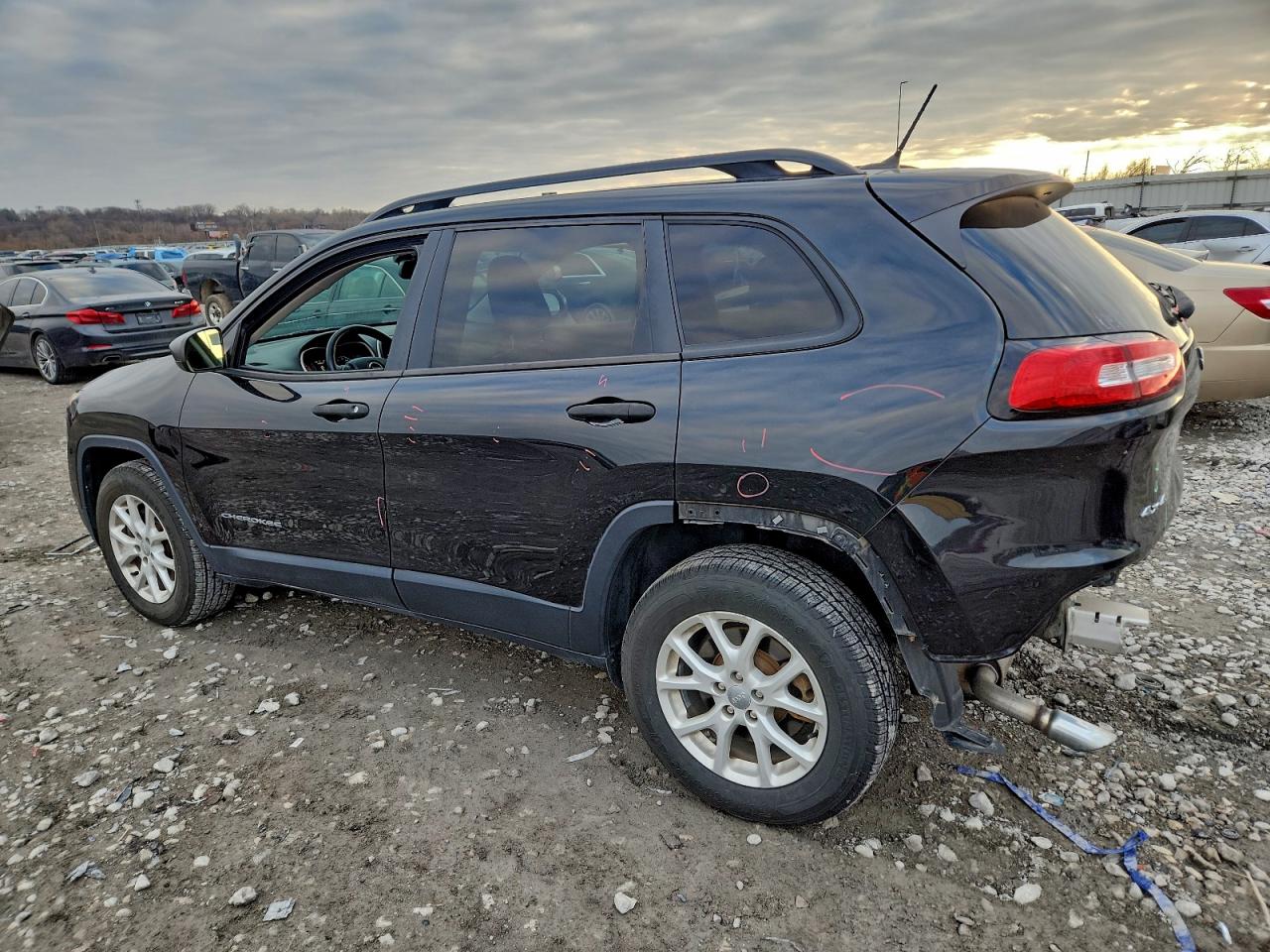 2016 JEEP CHEROKEE SPORT photo 2