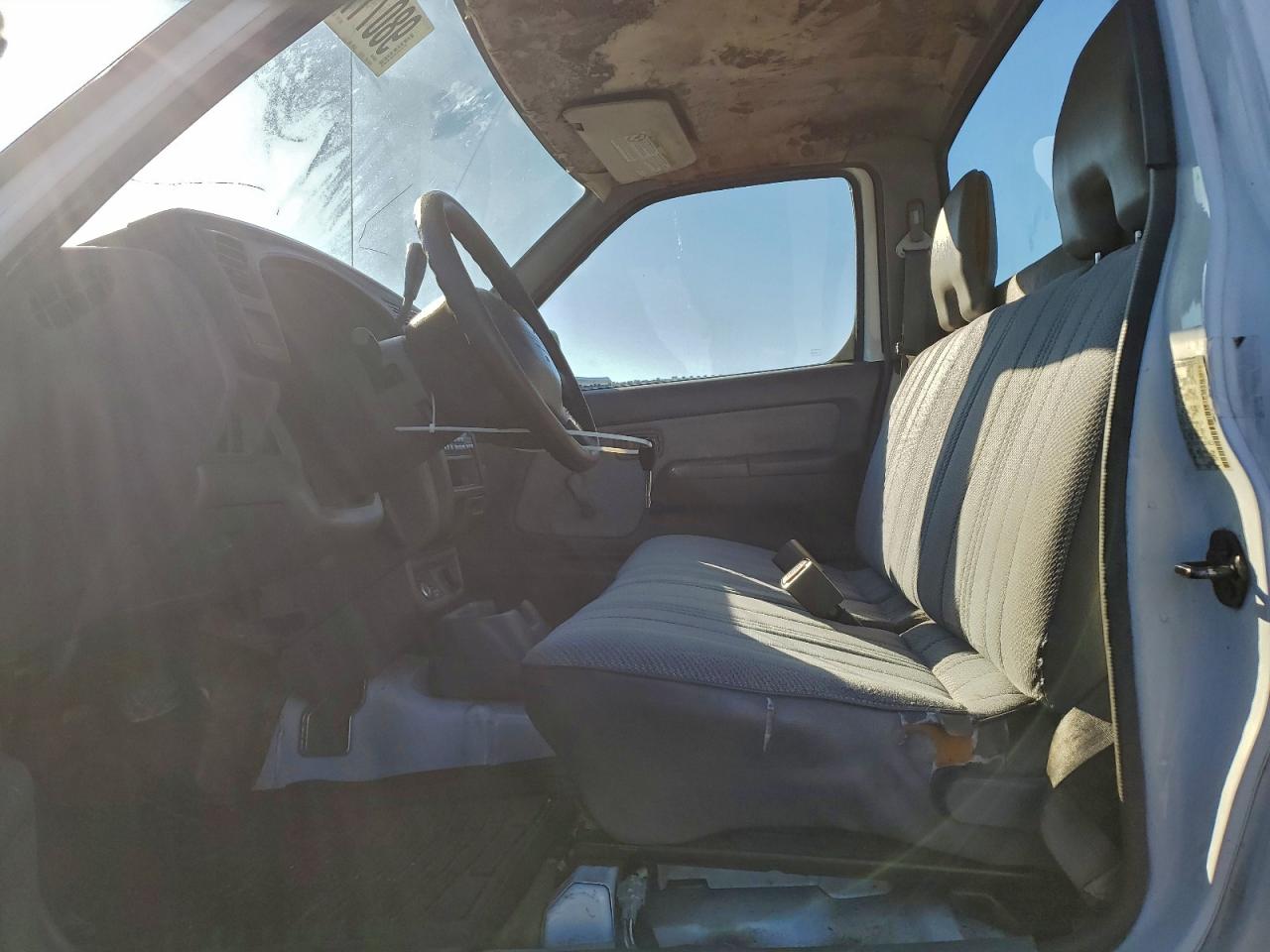 2000 NISSAN FRONTIER XE photo 7