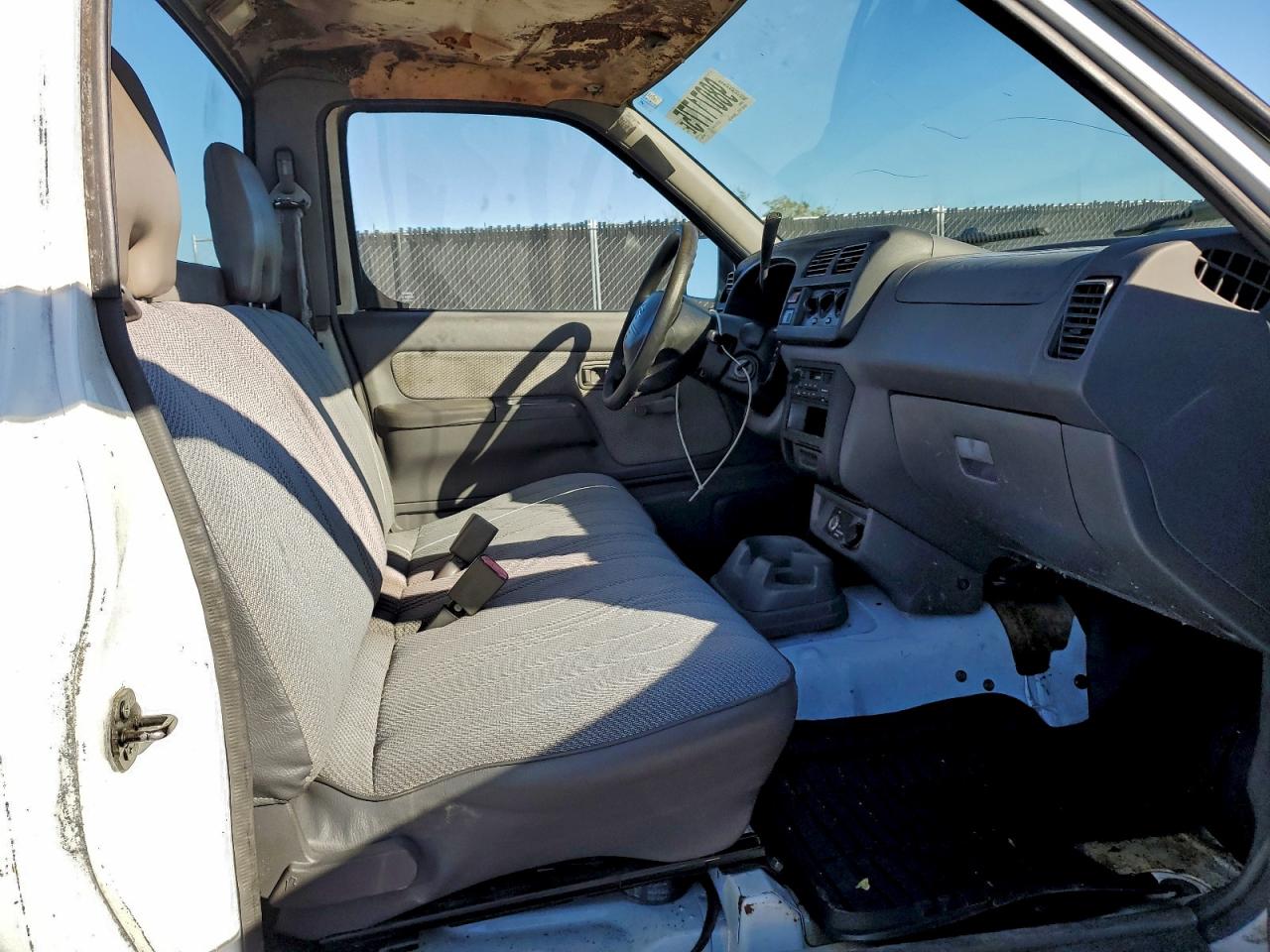 2000 NISSAN FRONTIER XE photo 10
