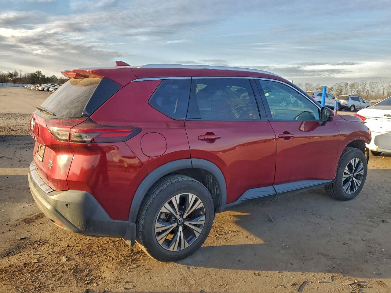 2021 NISSAN ROGUE SV photo 3