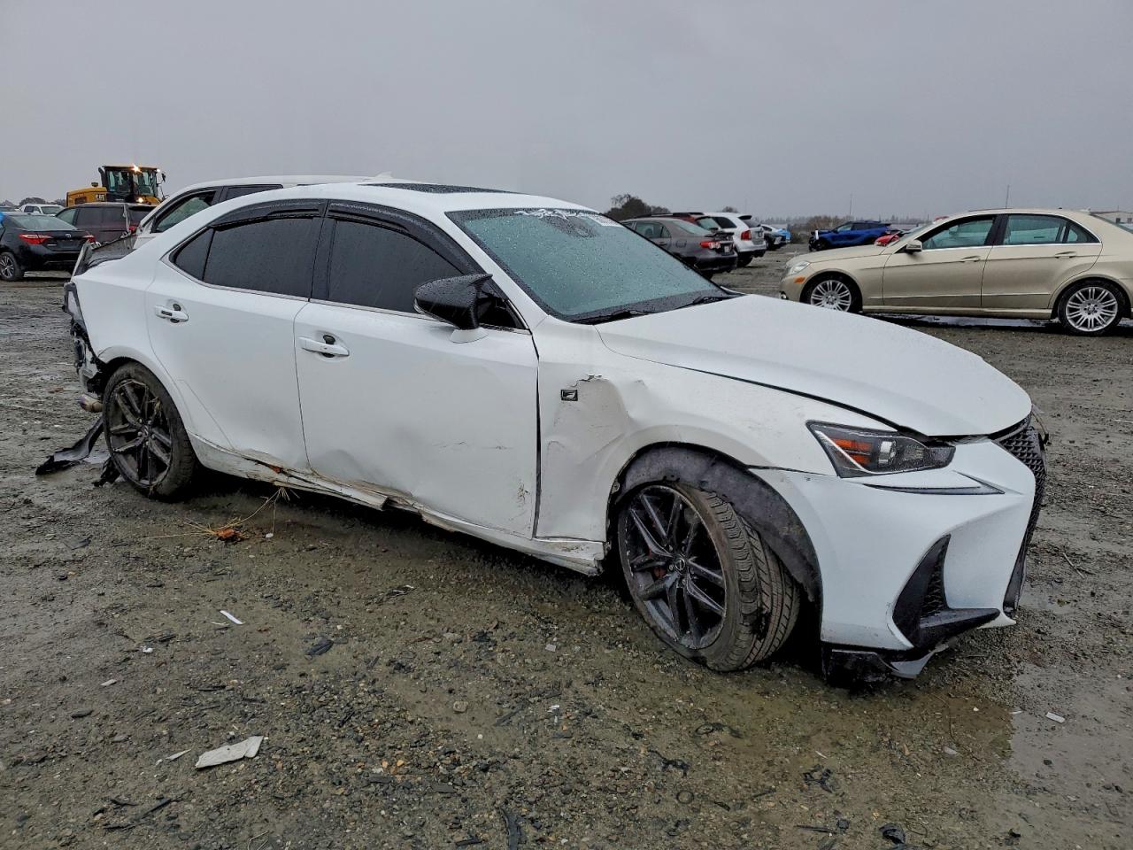 2017 LEXUS IS 200T photo 4