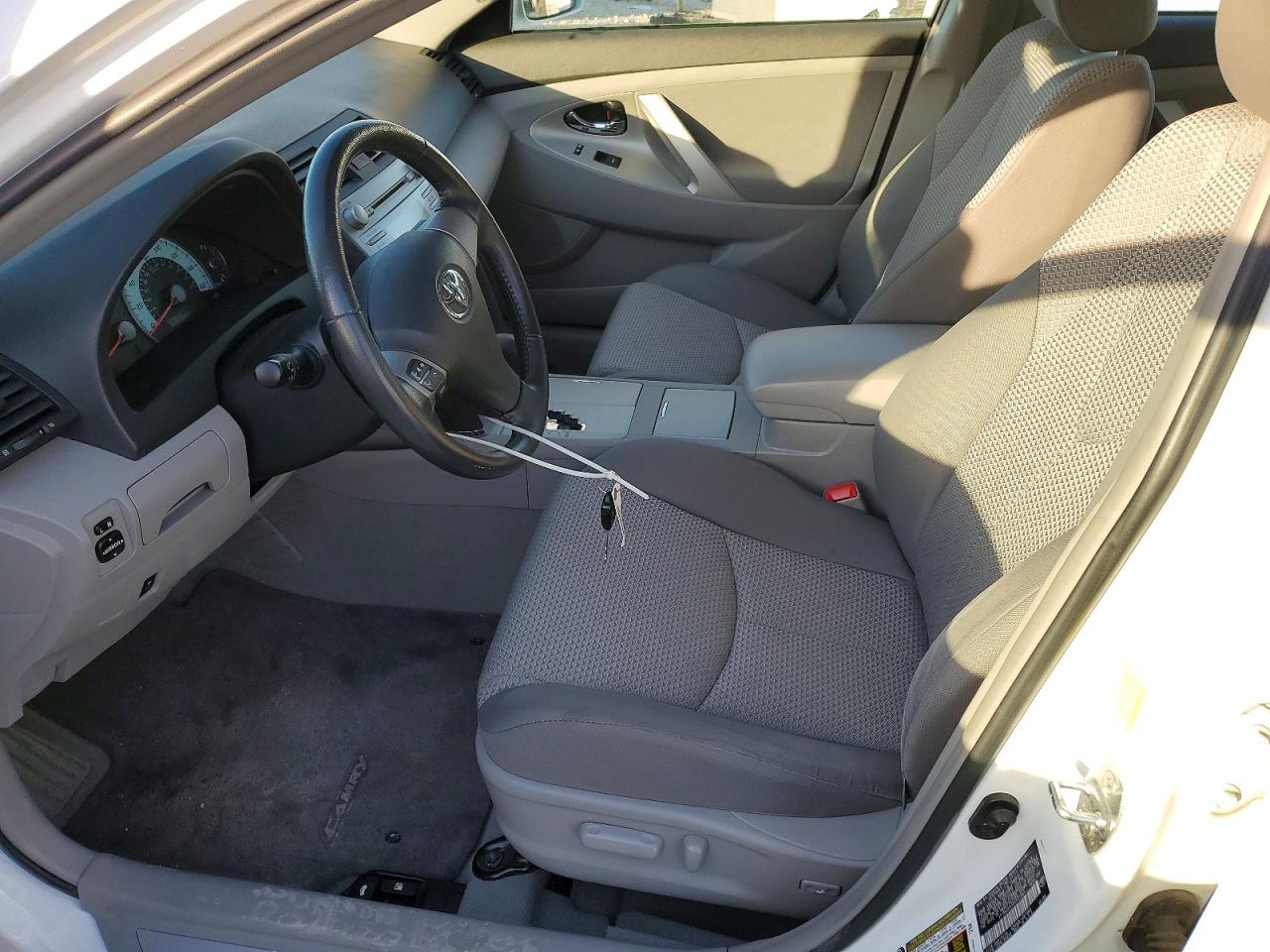2011 TOYOTA CAMRY SE photo 7