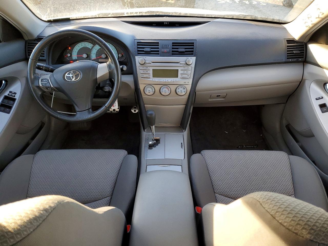 2011 TOYOTA CAMRY SE photo 8