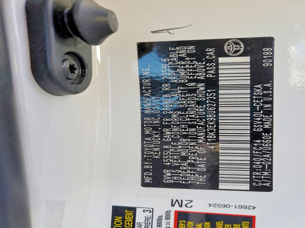 2011 TOYOTA CAMRY SE photo 12