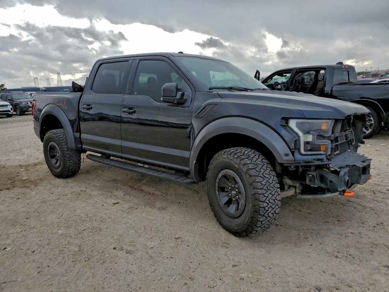 2017 FORD F150 RAPTOR photo 4
