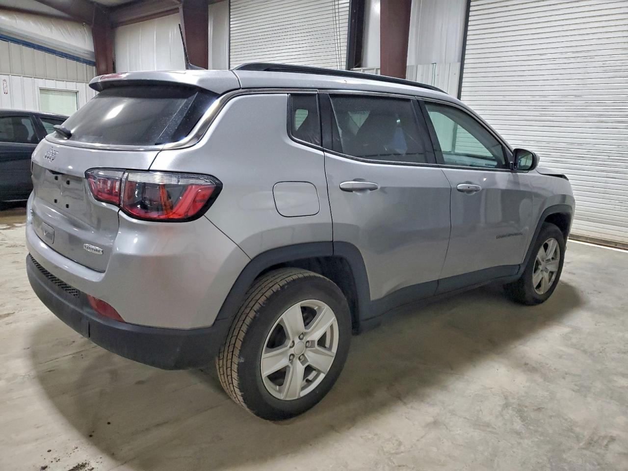 2022 JEEP COMPASS LATITUDE photo 3