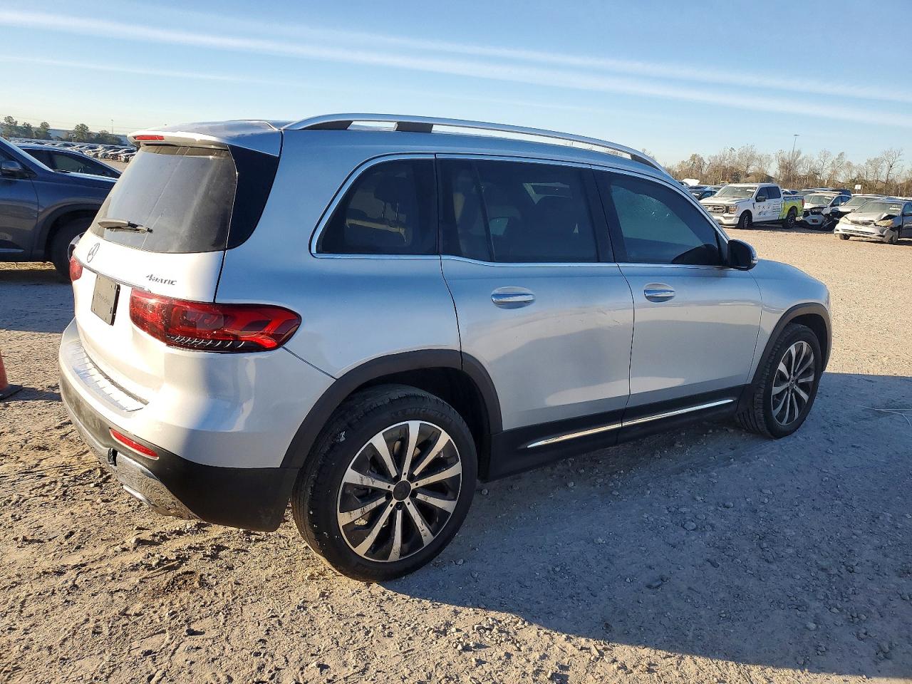 2020 MERCEDES-BENZ GLB 250 4MATIC photo 3
