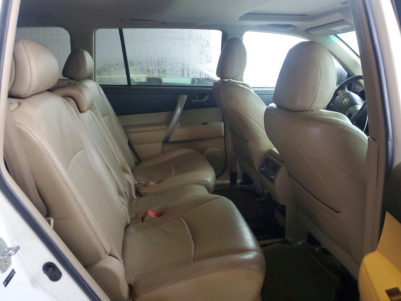 2010 TOYOTA HIGHLANDER SE photo 11