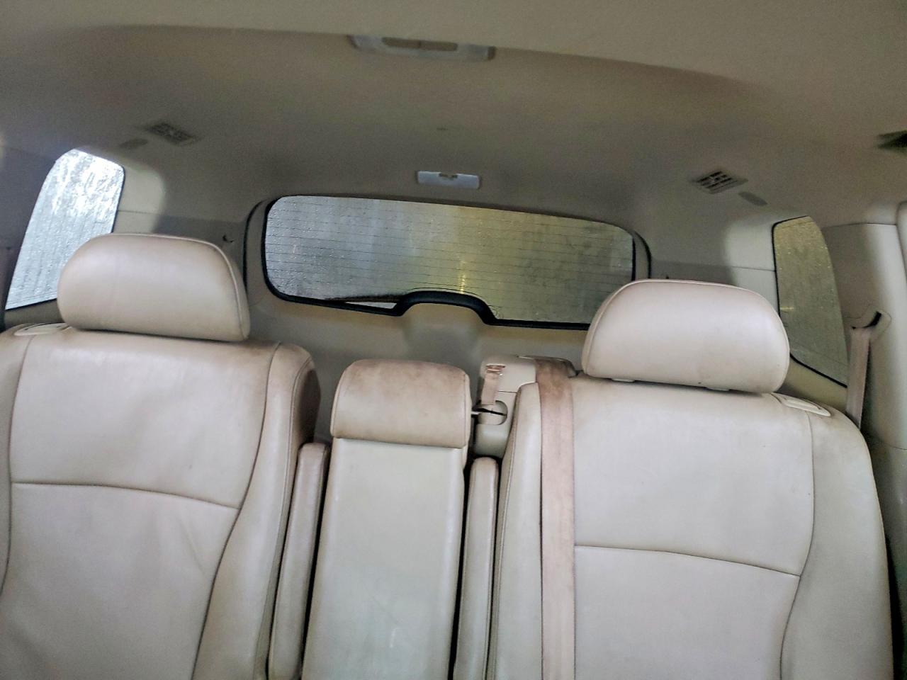 2010 TOYOTA HIGHLANDER SE photo 10