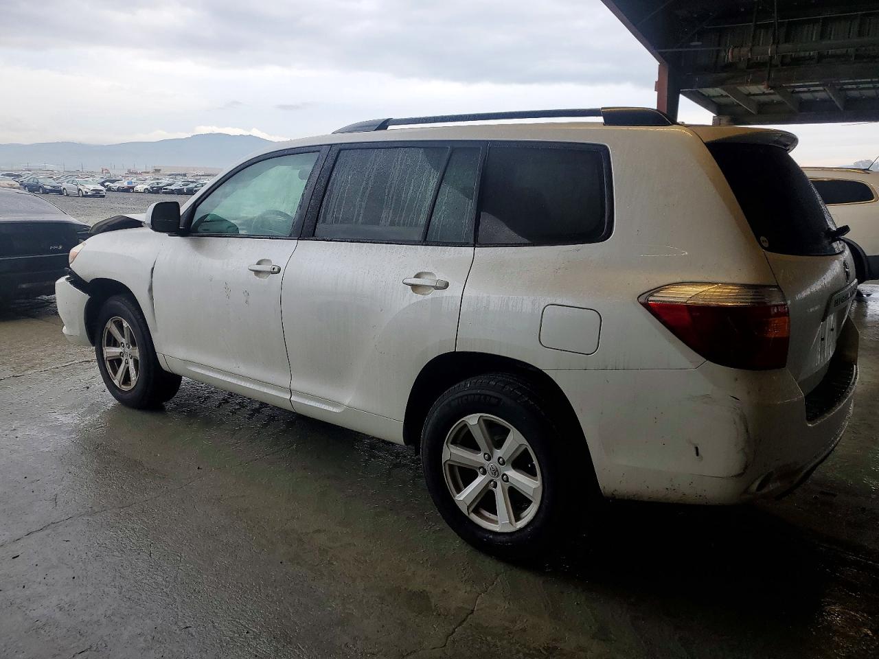 2010 TOYOTA HIGHLANDER SE photo 2