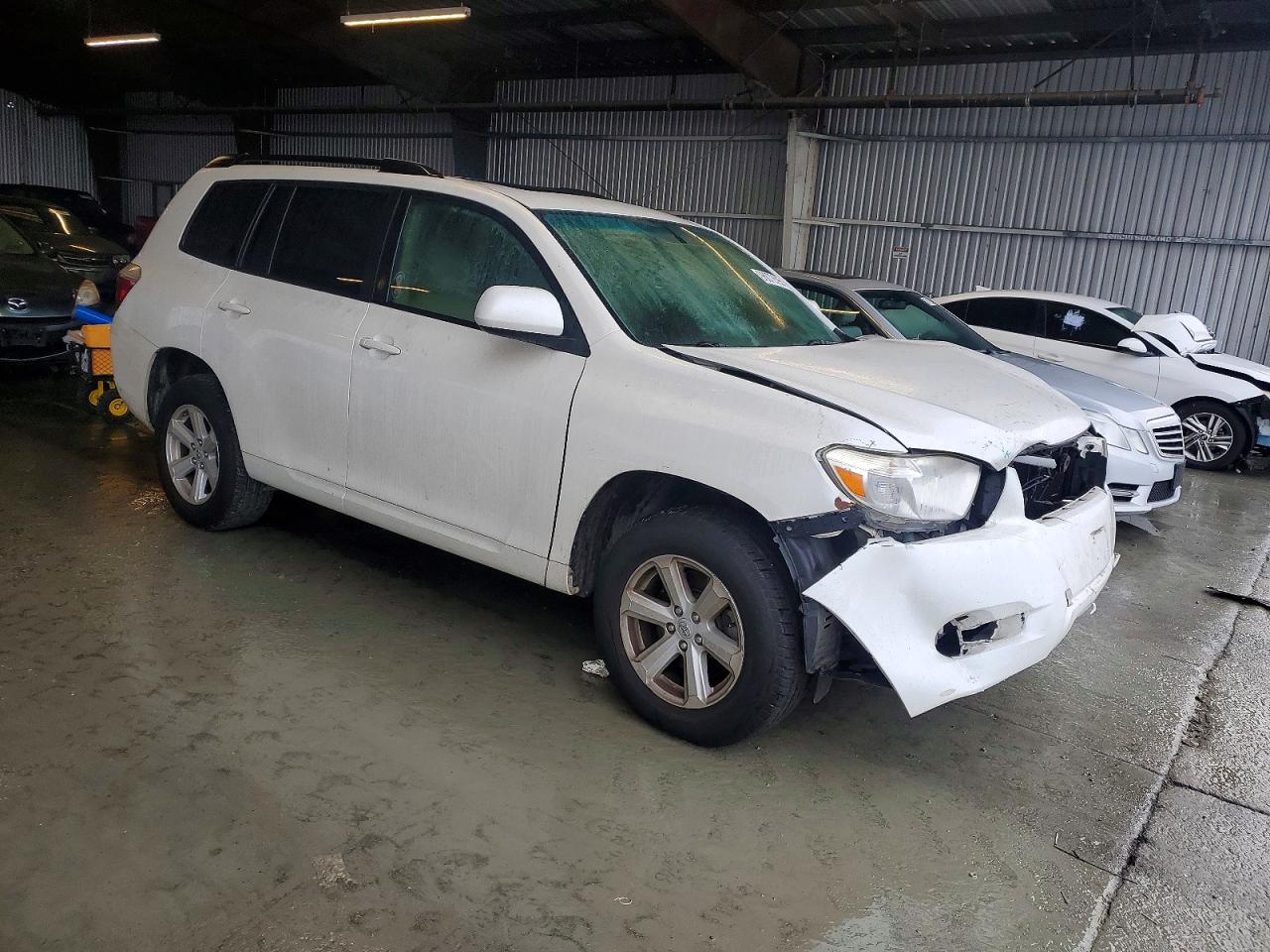 2010 TOYOTA HIGHLANDER SE photo 4