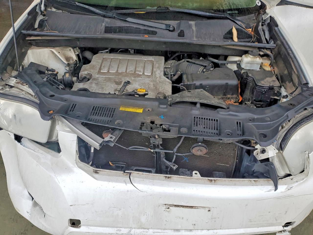 2010 TOYOTA HIGHLANDER SE photo 12