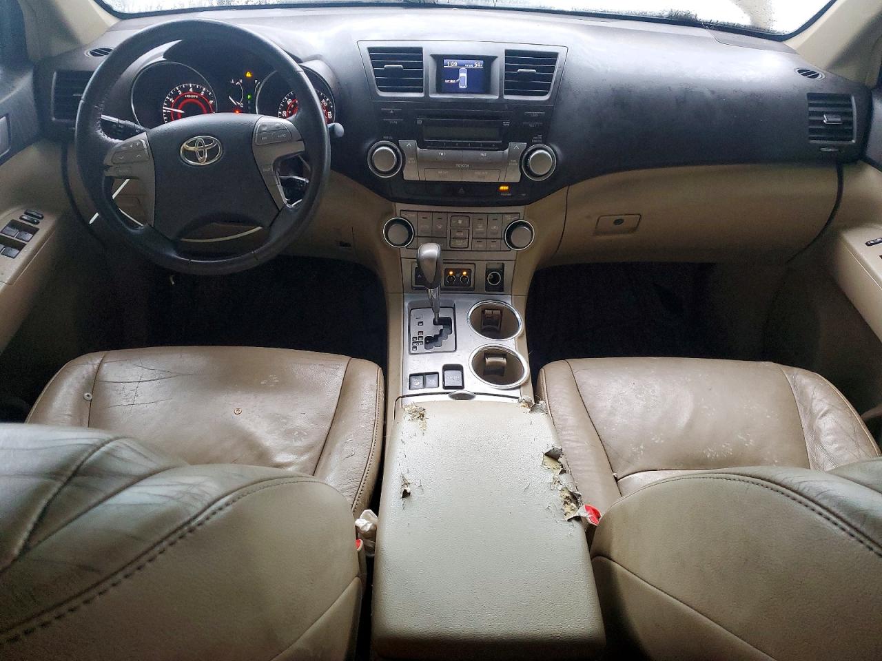 2010 TOYOTA HIGHLANDER SE photo 8