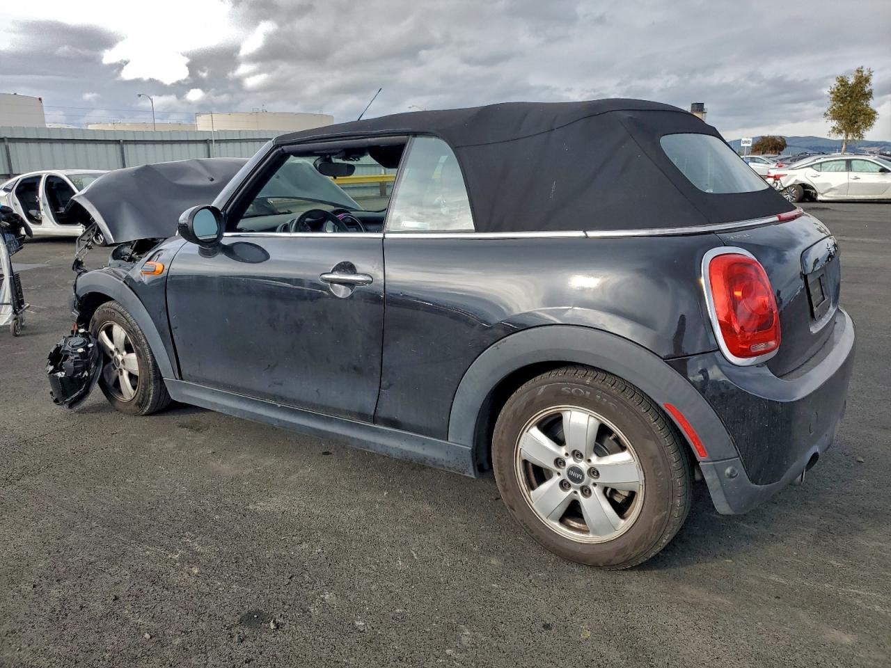 2019 MINI COOPER photo 2