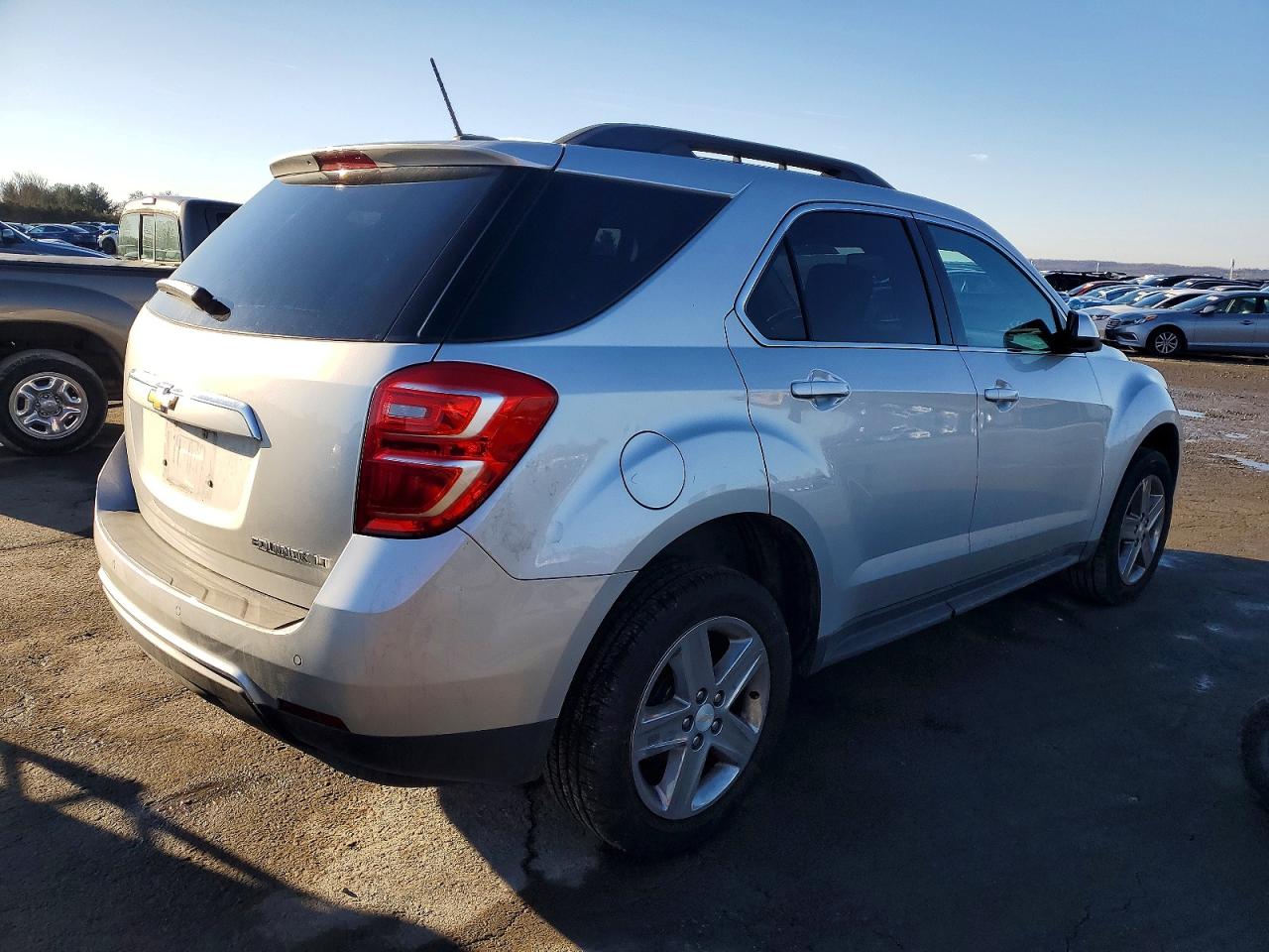 2016 CHEVROLET EQUINOX LT photo 3