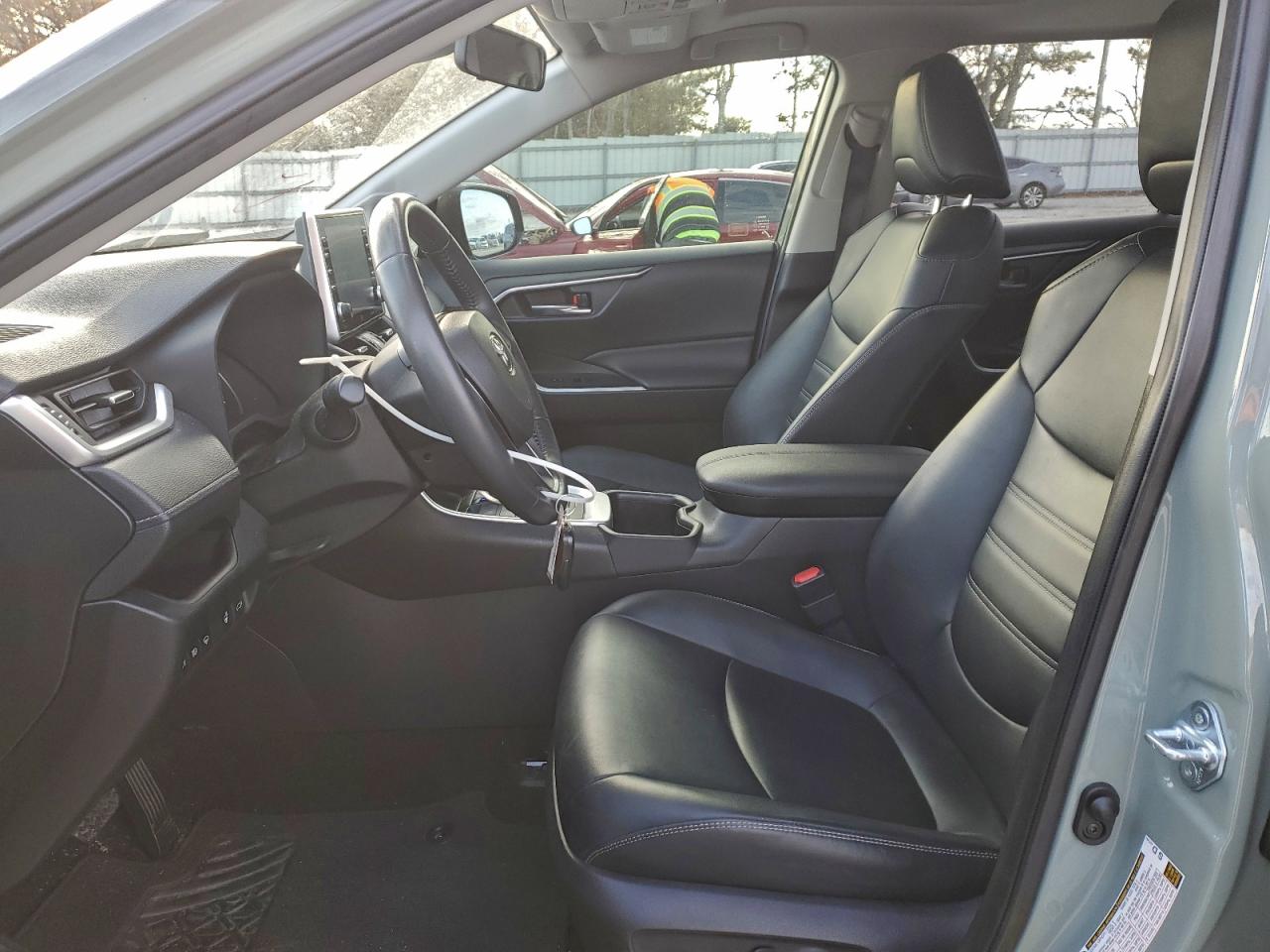 2022 TOYOTA RAV4 XLE PREMIUM photo 7