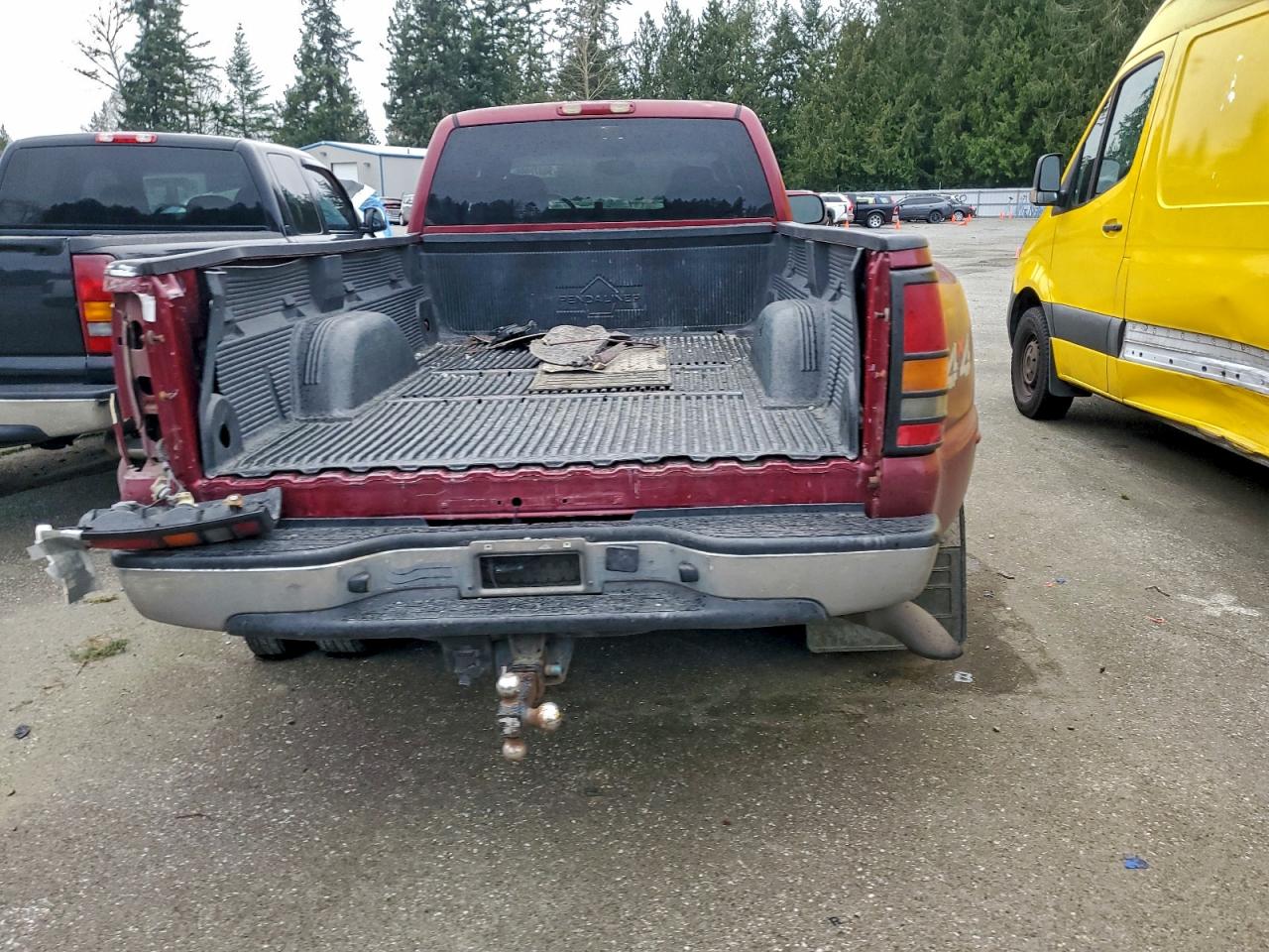 2004 GMC NEW SIERRA K3500 photo 6