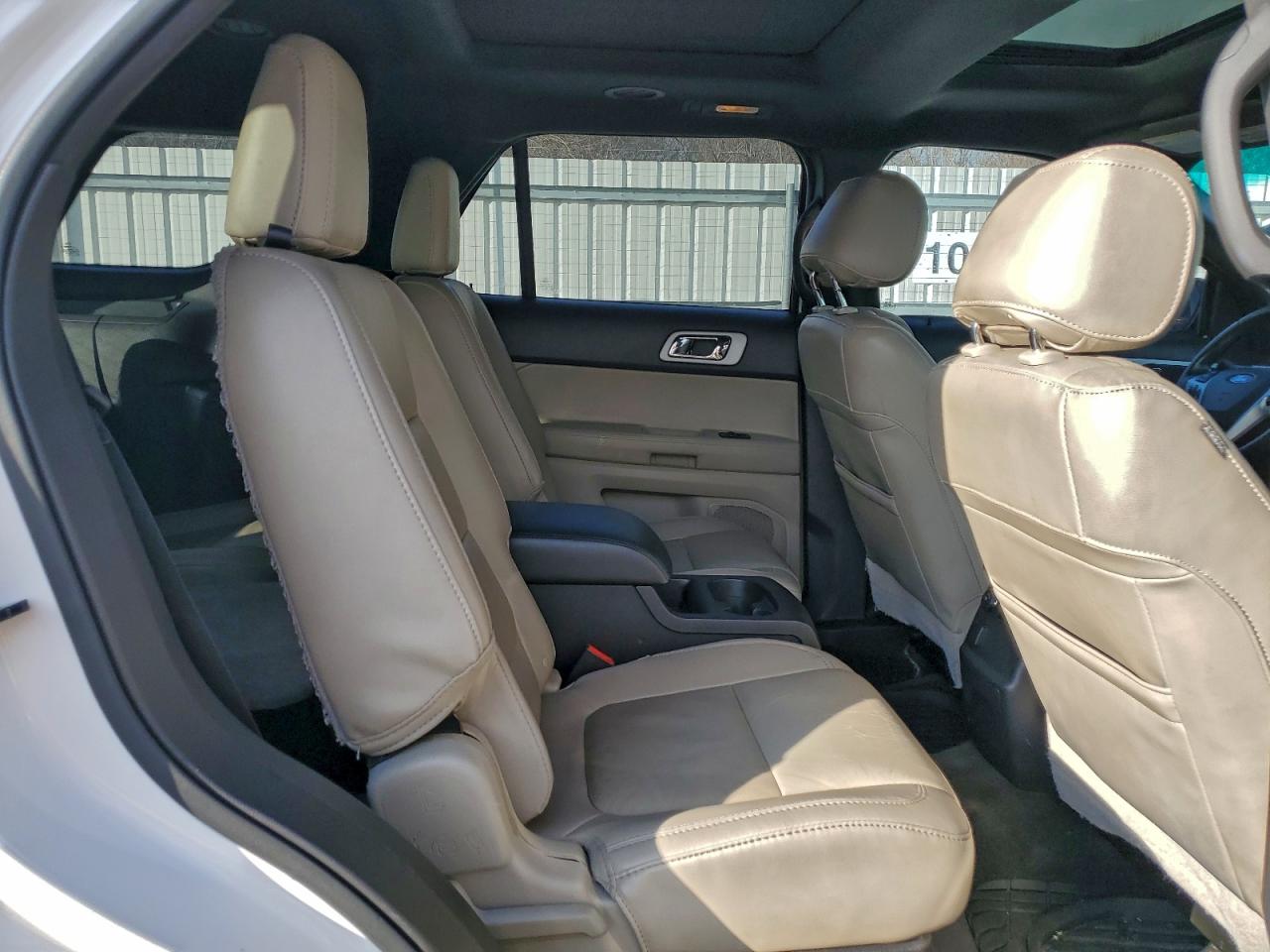 2015 FORD EXPLORER XLT photo 11