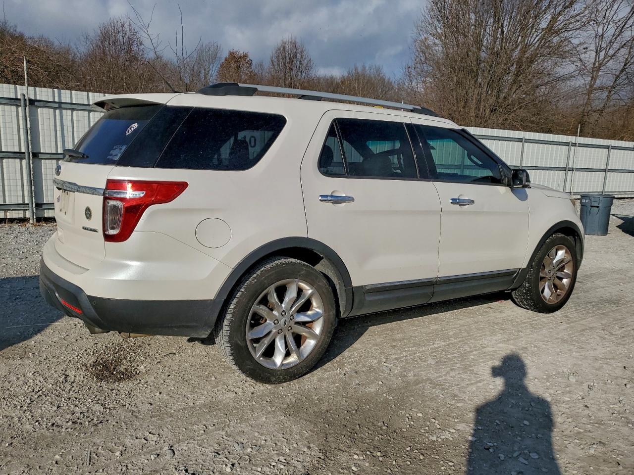 2015 FORD EXPLORER XLT photo 3