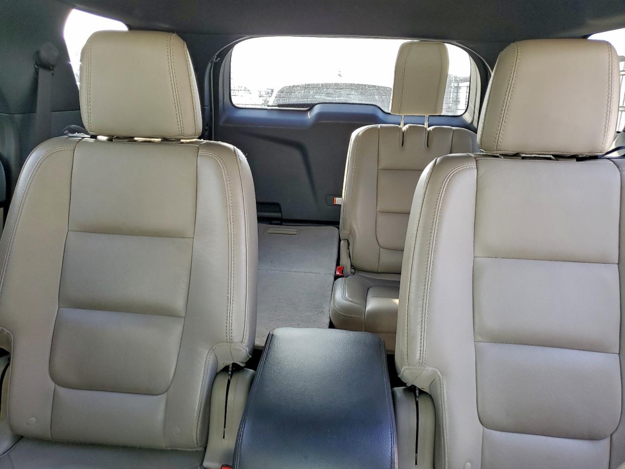 2015 FORD EXPLORER XLT photo 10