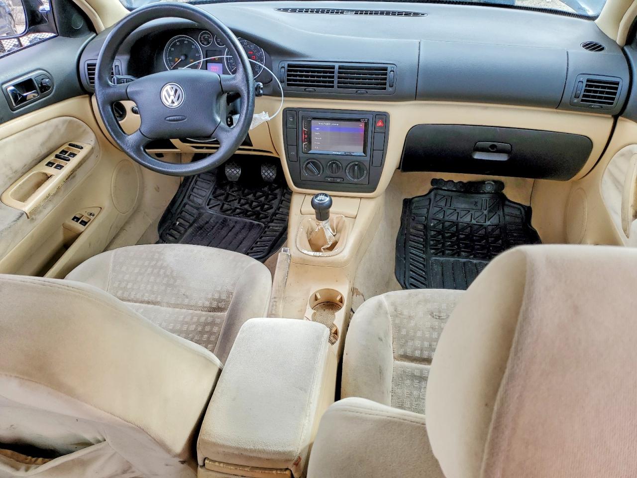 2001 VOLKSWAGEN PASSAT GLS photo 8