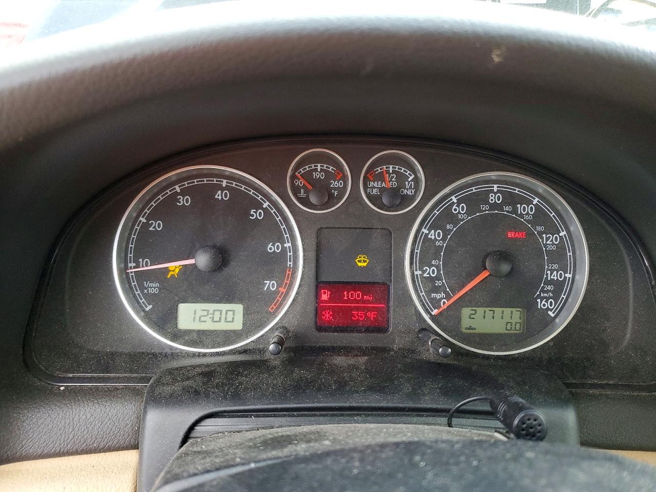 2001 VOLKSWAGEN PASSAT GLS photo 9