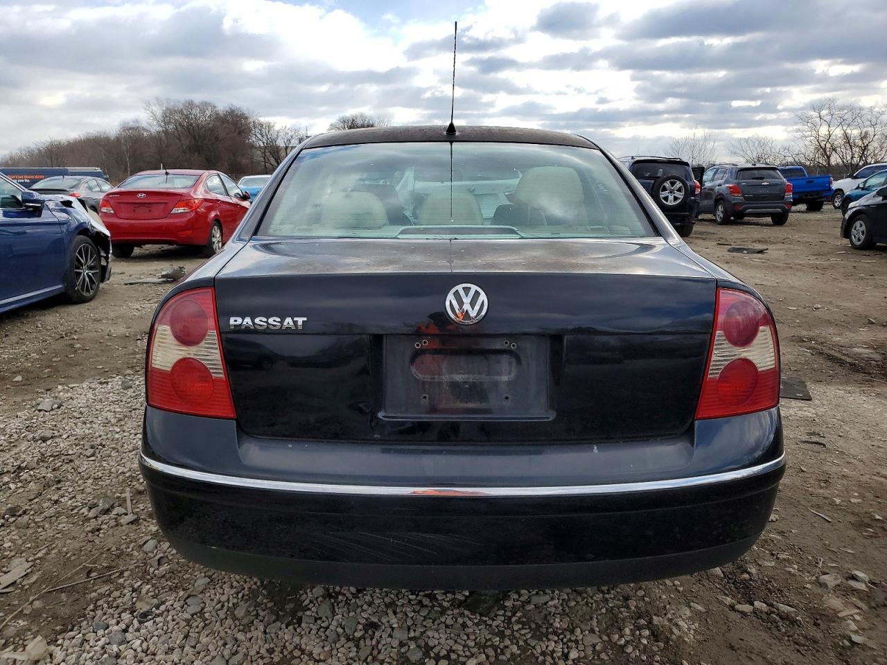 2001 VOLKSWAGEN PASSAT GLS photo 6