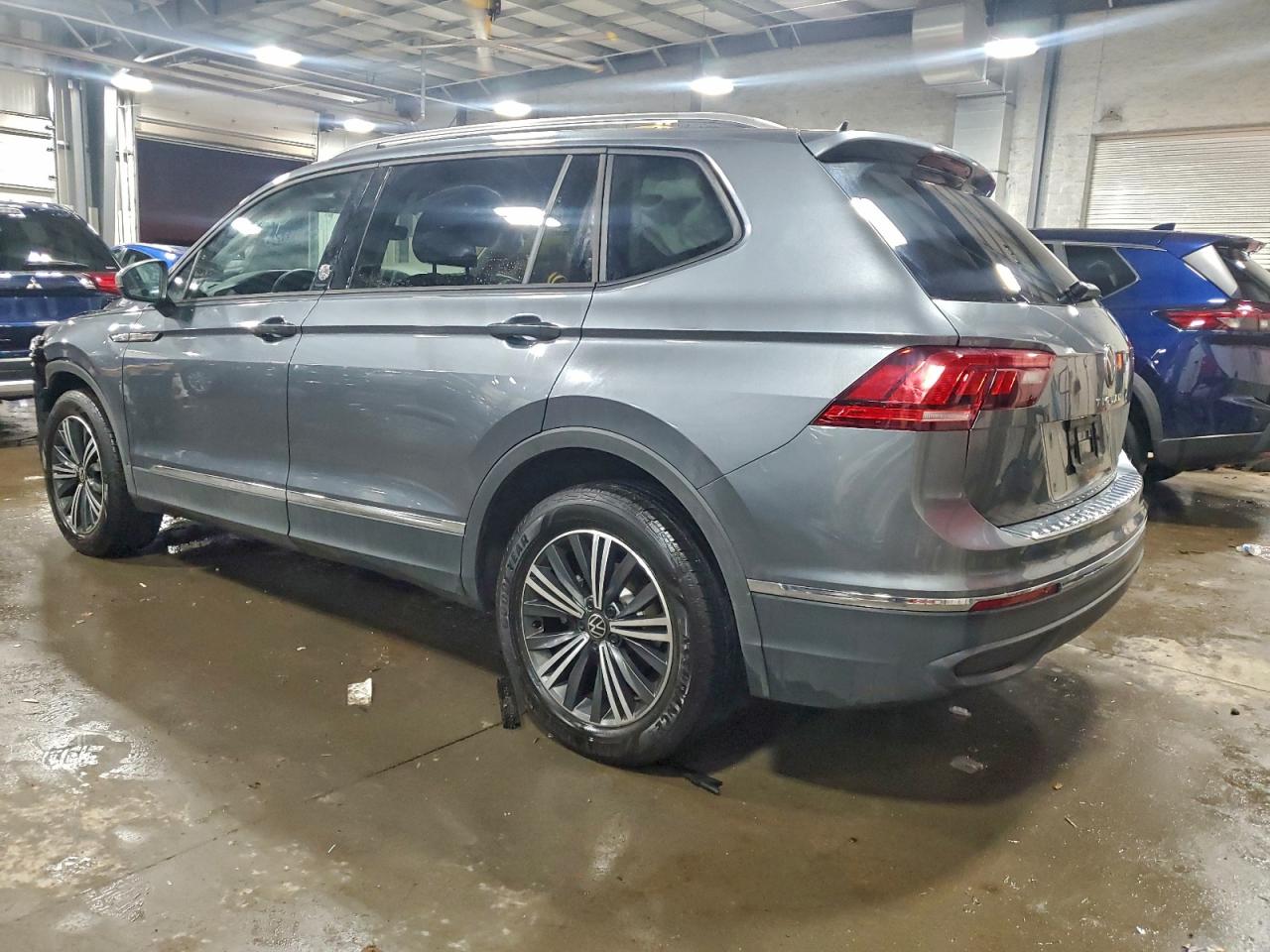 2024 VOLKSWAGEN TIGUAN WOLFSBURG photo 3