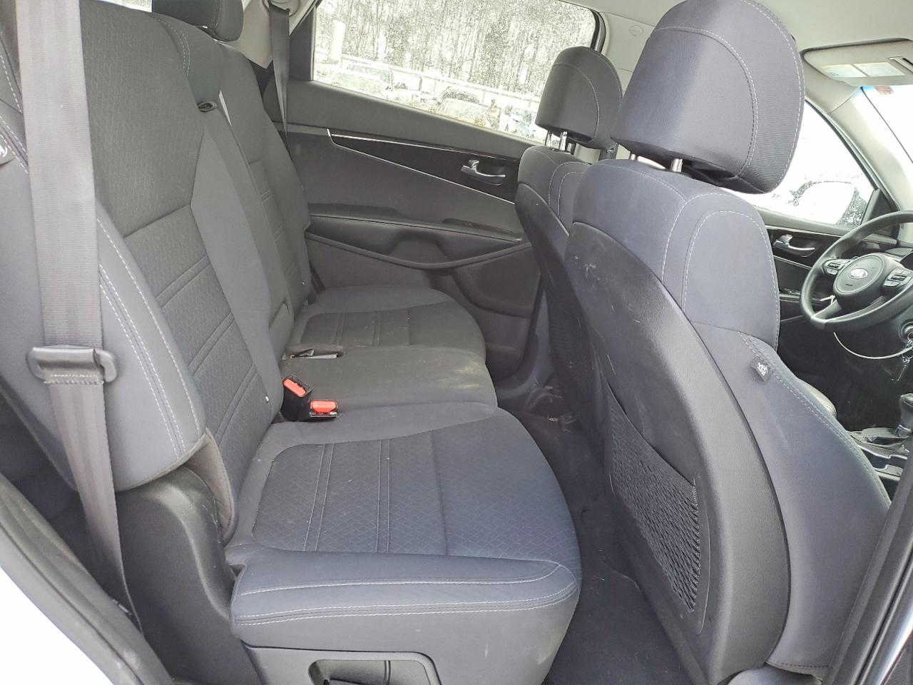 2017 KIA SORENTO LX photo 11