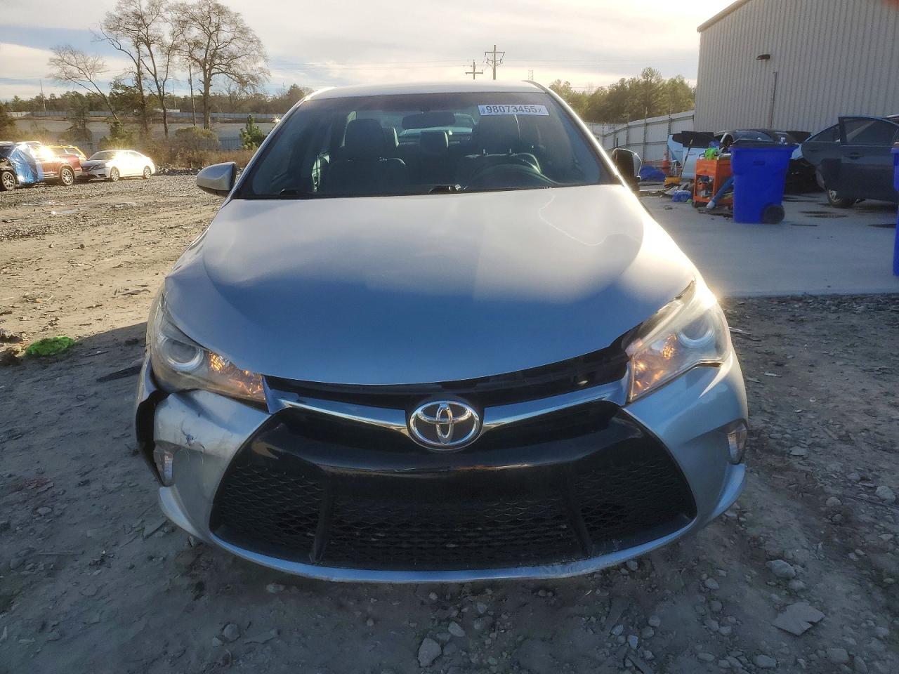2017 TOYOTA CAMRY LE photo 5