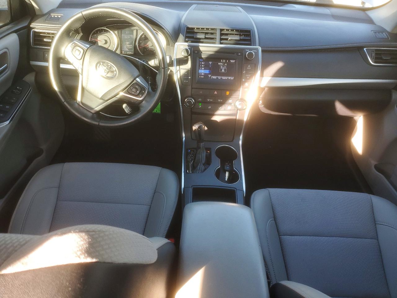 2017 TOYOTA CAMRY LE photo 8