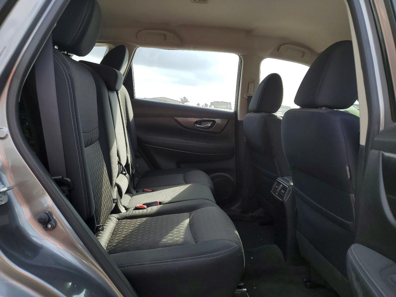 2017 NISSAN ROGUE S photo 11