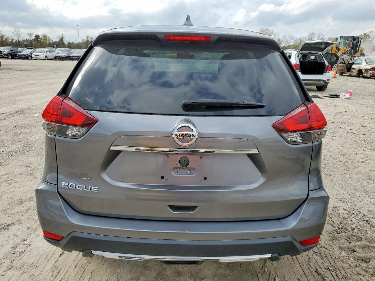 2017 NISSAN ROGUE S photo 6